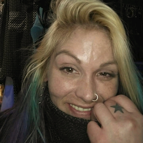 Meet your Posher, Alisha - Picture 1 of 1